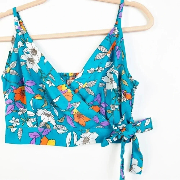 OG COLLECTIVE Floral Summer Crop Top Size Medium - Picture 3 of 5